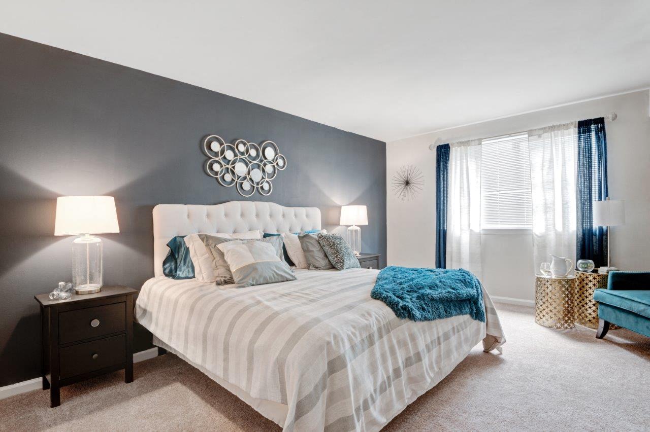 Willow Run At Mark Center Apartment Homes